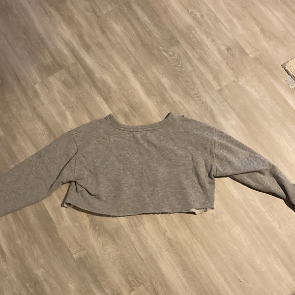 VINTAGE TOMMY HILFIGER CROPPED CREWNECK - Picture 3 of 3